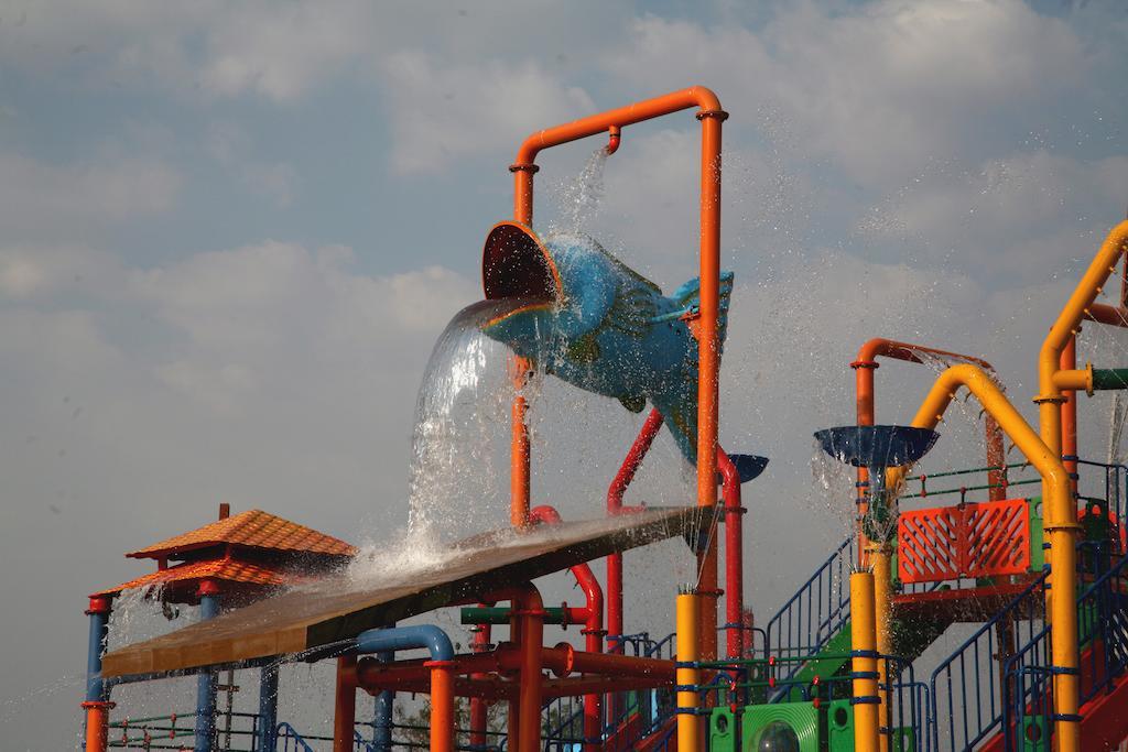 Sentosa Resorts & Water Park Chinchvad Экстерьер фото