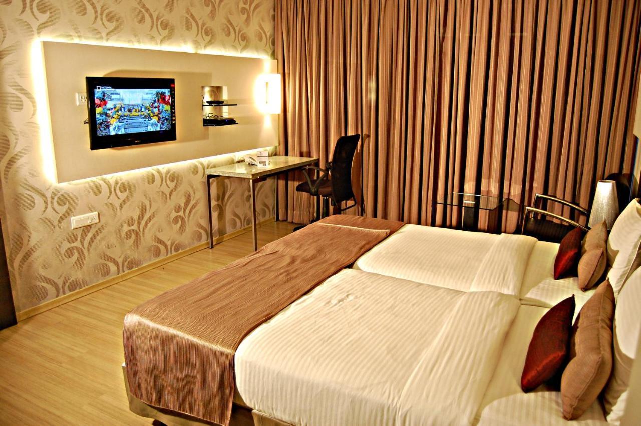 Sentosa Resorts & Water Park Chinchvad Экстерьер фото