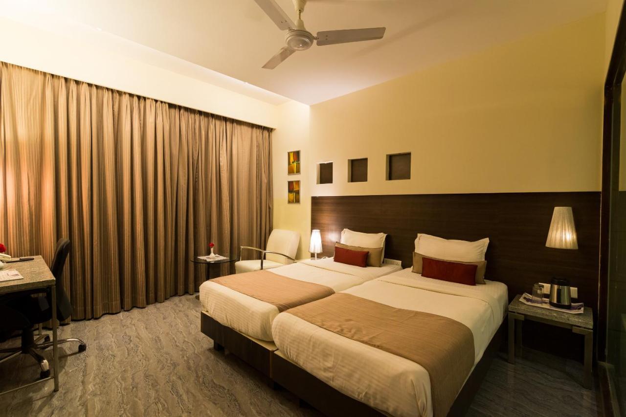 Sentosa Resorts & Water Park Chinchvad Экстерьер фото